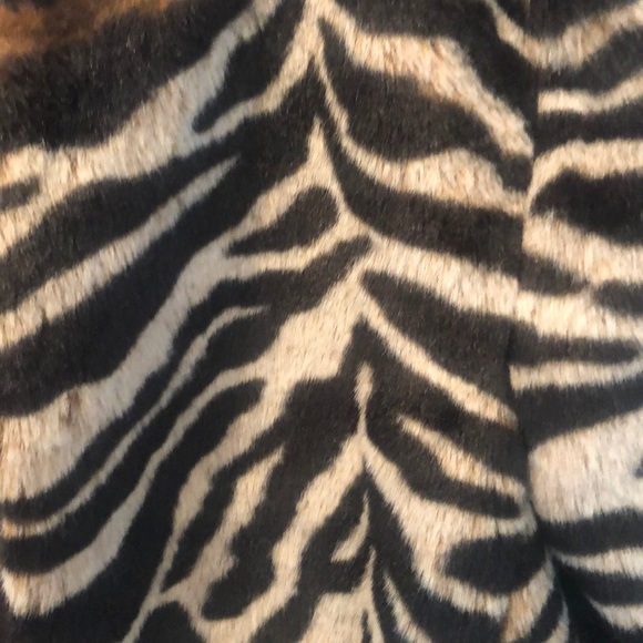 Banana Republic Faux Fur Jacket - Picture 6 of 6